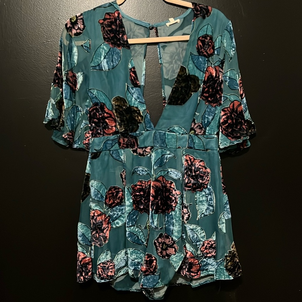 Women’s crushed velvet romper. Size s